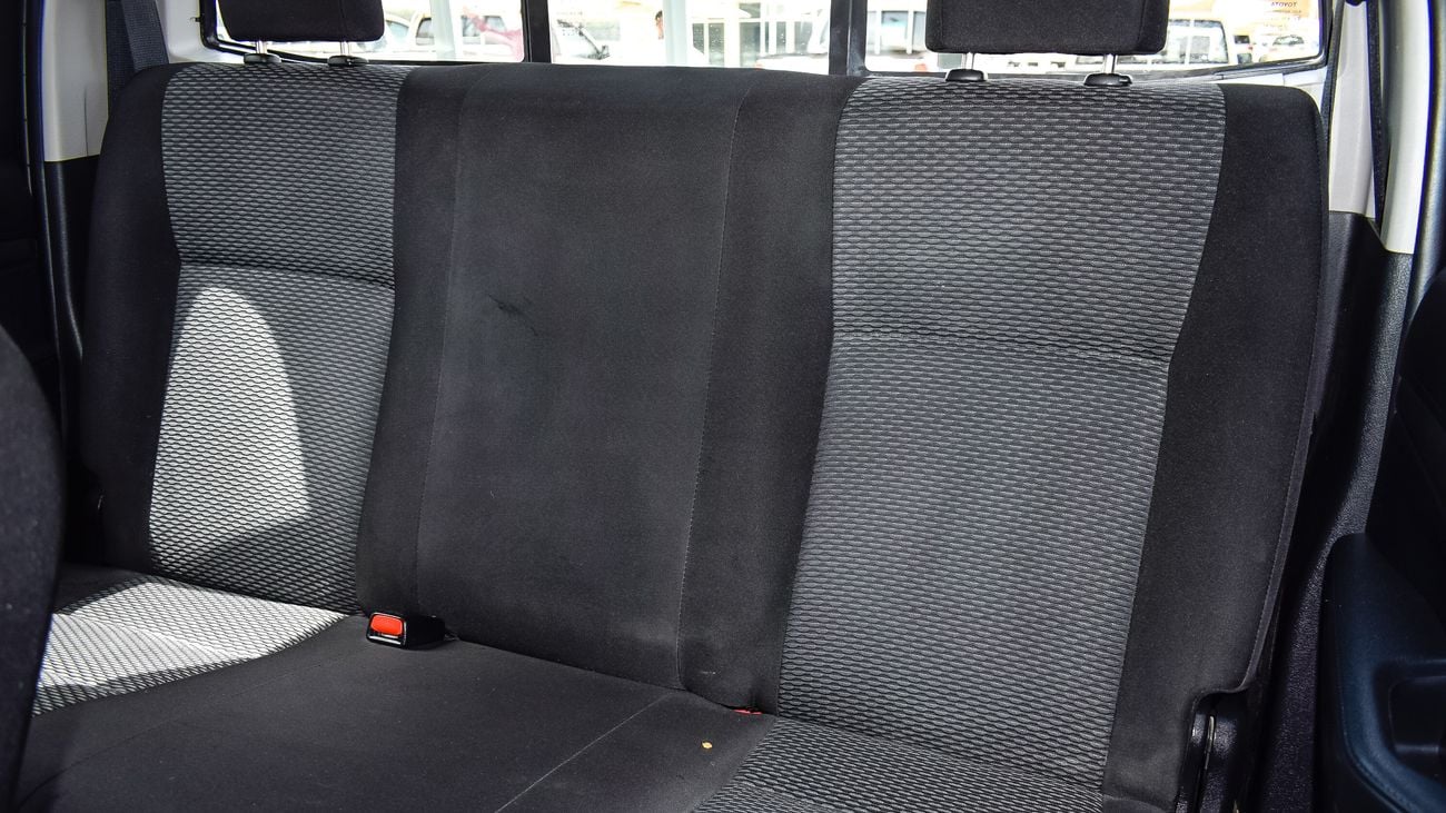 تويوتا هيلوكس GL