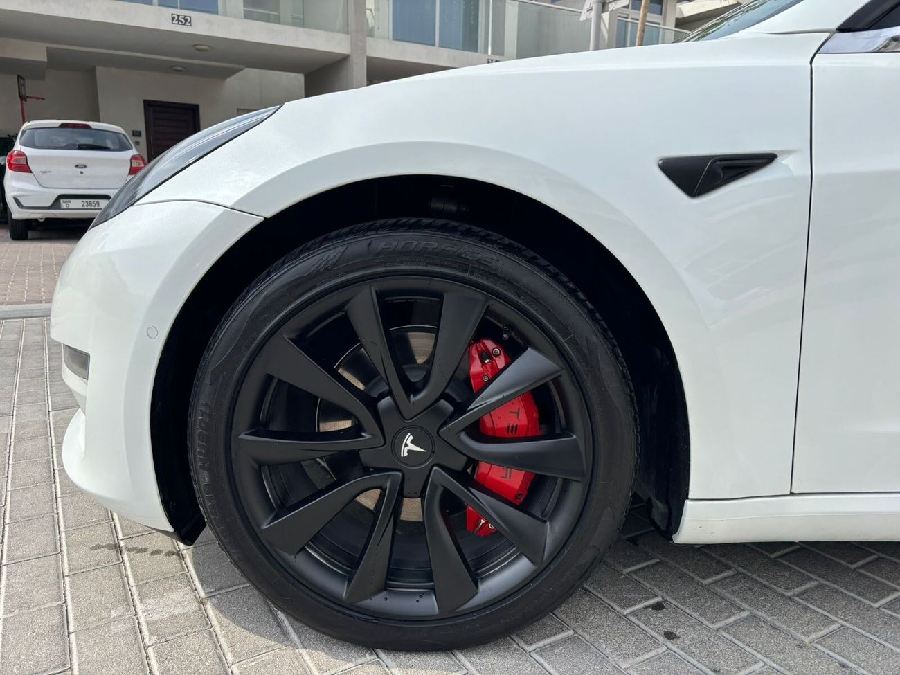 Tesla Model 3 Plus DUAL.MOTOR