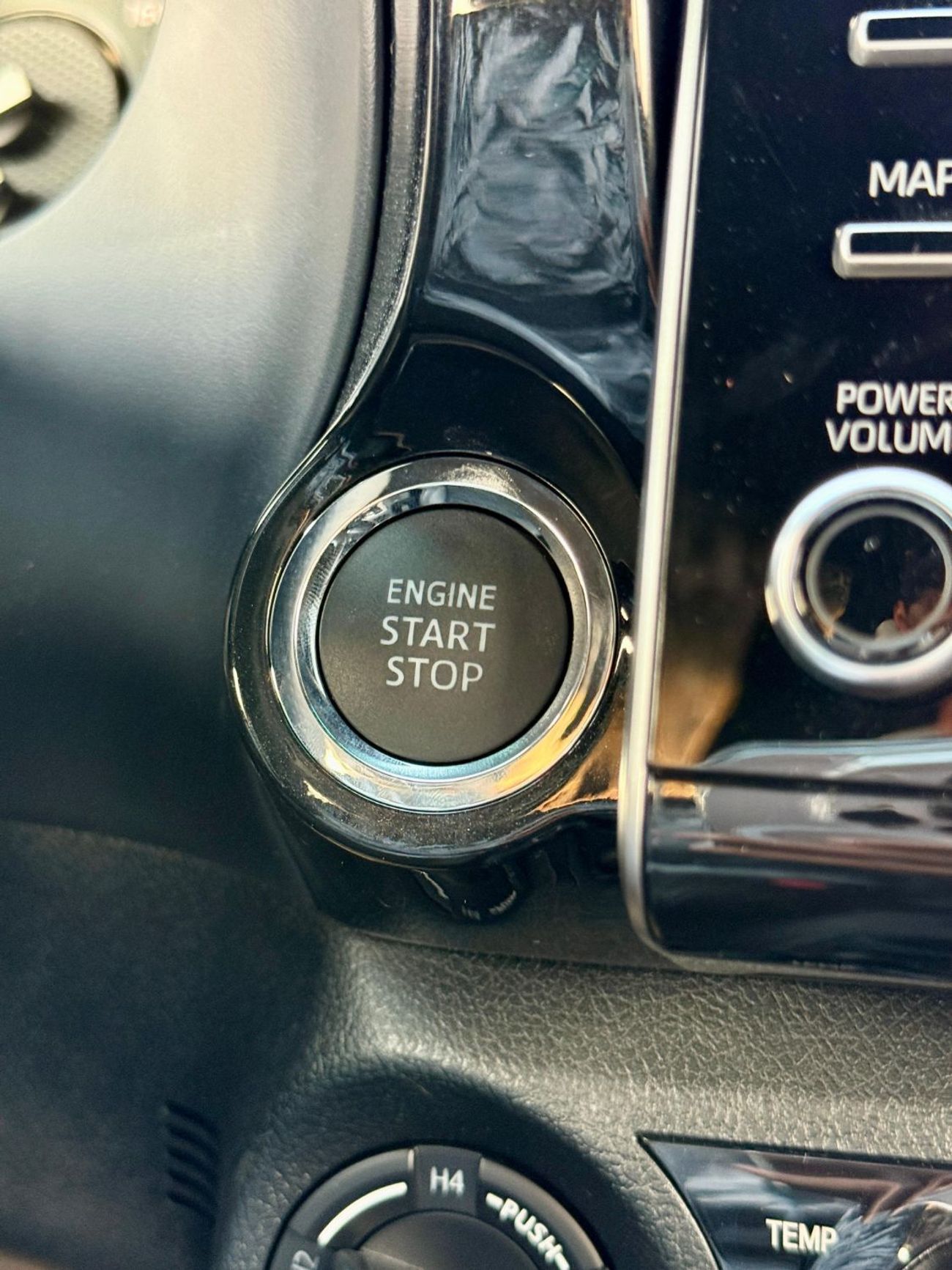 تويوتا هيلوكس Toyota Hilux GR Sport 4.0L