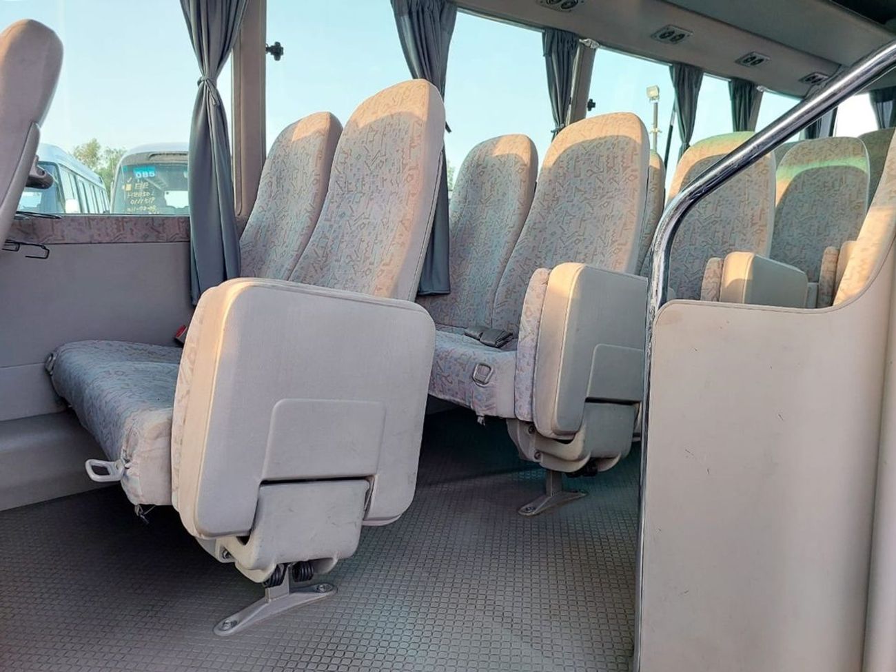 Toyota Coaster TOYOTA COASTER BUS RHD 2006 MODEL 4.0 L DIESEL AUTOMATIC(PM01152)