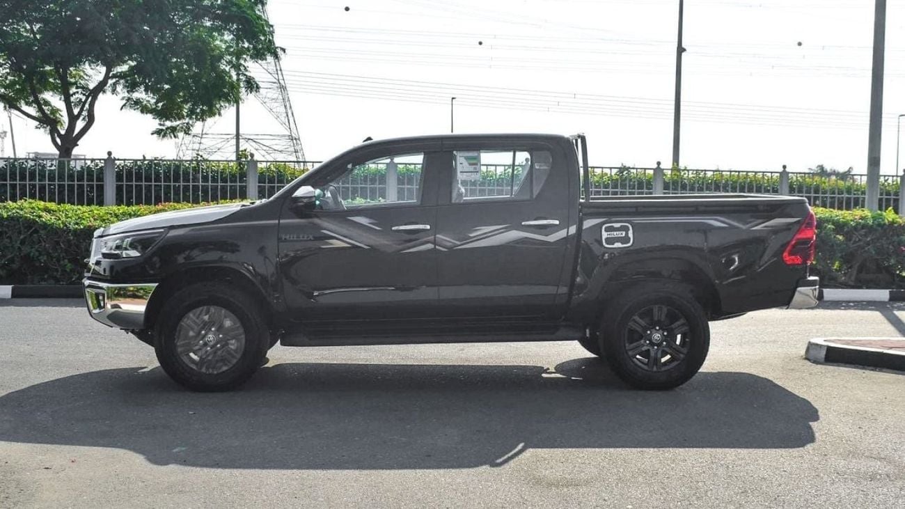 Toyota Hilux TOYOTA HILUX 2.7L AT PETROL FULL PUSH START 2024 MODEL