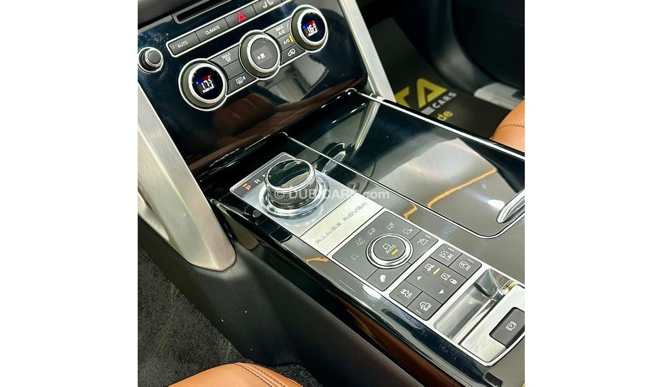 Land Rover Range Rover 2017 Range Rover Vogue SE Supercharged V8, Warranty, Full Range Rover Service History, GCC