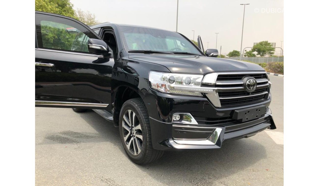 تويوتا لاند كروزر LC200 Grand TouringS Armored With Luxury Carat interior