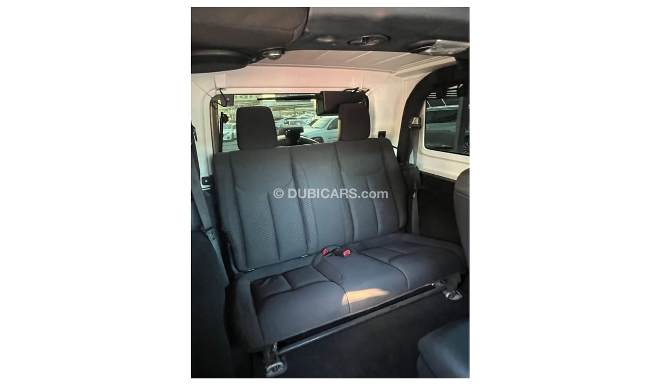 جيب رانجلر جيب رانجلر سبورت موديل : 2013 الممشي : 135,000 كم السعر : 49.000 درهم  قير عادي V6/3.6L  مواصفات خلي