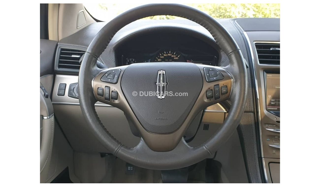 Lincoln MKX Luxury LINCOLN MKX 2014 GCC PERFECT CONDITION - FULL SERVICE HISTORY AVAILABLE - LOW MILEAGE