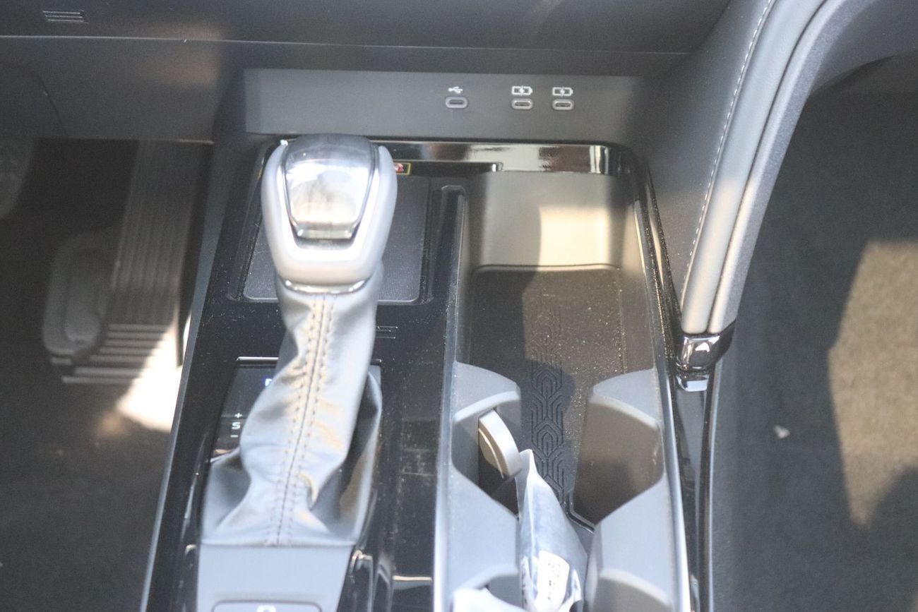 Toyota Camry 2.5 H G PREMIUM  , Alloy Wheels, Electric Seat, Panoramic Roof, Model 2025, China Specs