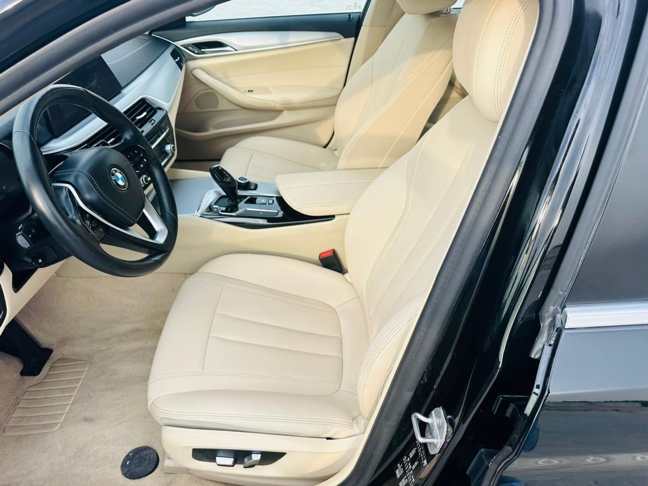 بي أم دبليو 520i