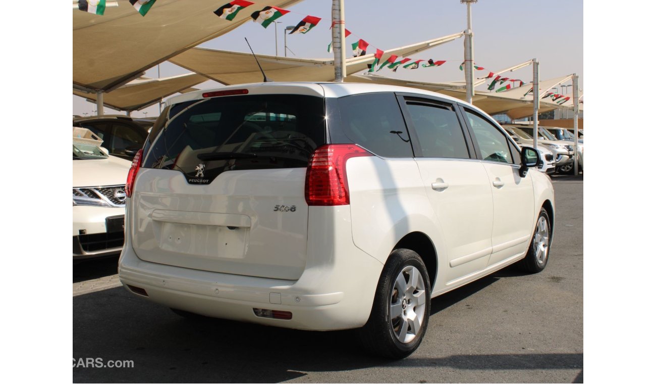 Peugeot 5008 GCC - ORIGINAL PAINT - ACCIDENTS FREE - 1600 CC - CAR IS IN PERFECT CONDITION INSIDE OUT