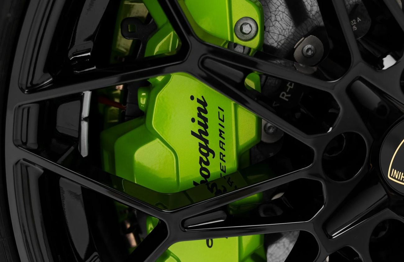 Lamborghini Temerario 4.0L V8 Twin-Turbo Engine + eMotors