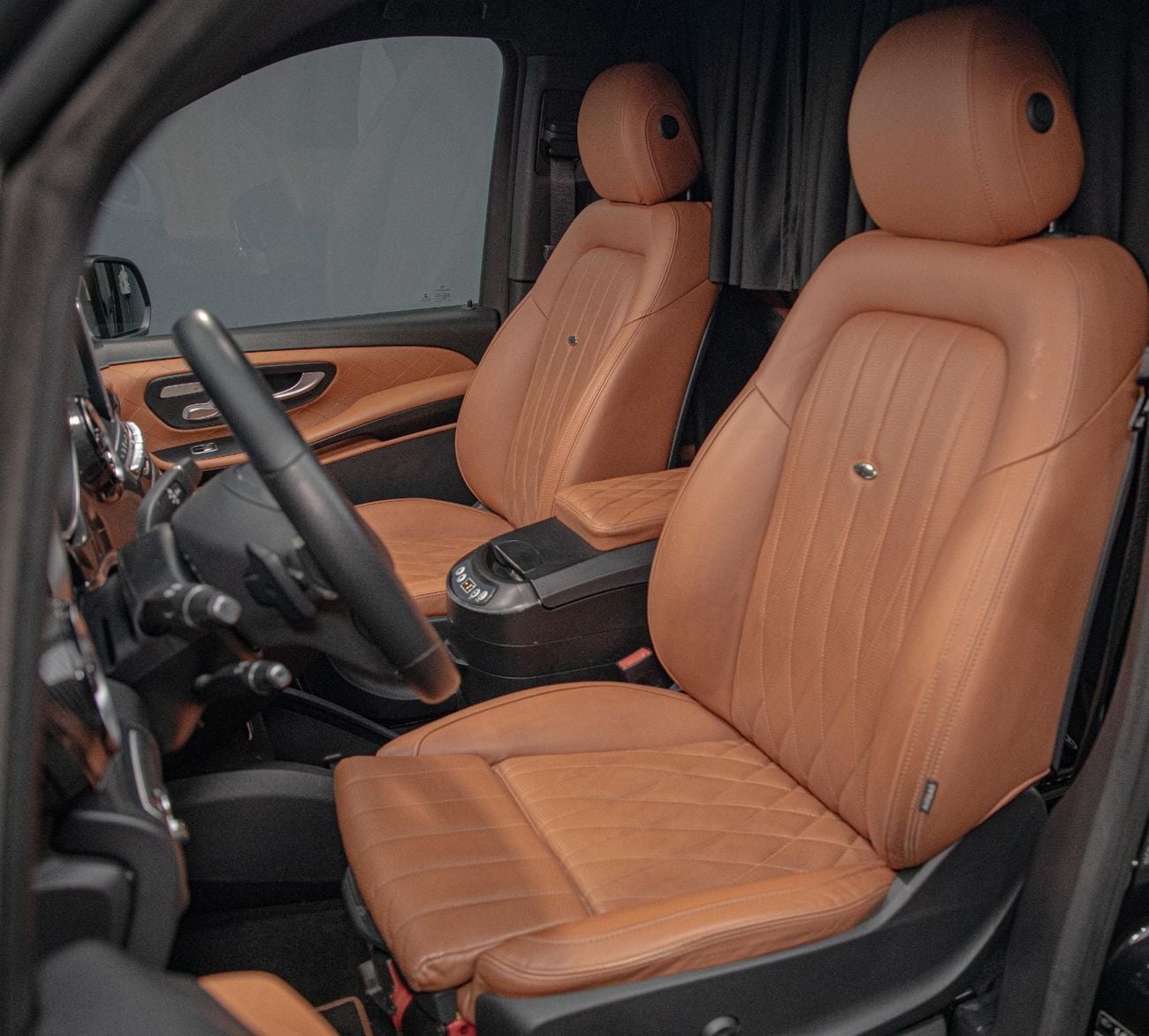 Mercedes-Benz V 250 3,917 x 60 • 20% DP • 2023 Mercedes V-Class V250 Falcon Edition 2.0 211 BHP • Mercedes Service Contr