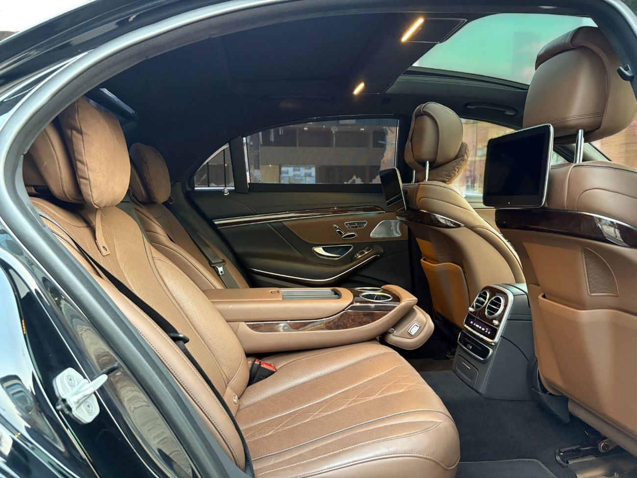 Mercedes-Benz S 560 Std 4.0L (463 HP) 4MATIC V8 BITURBO | 2018 | GCC SPECS | AED 2,220 per month