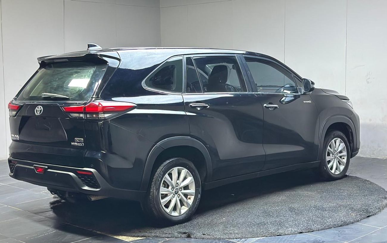 تويوتا إينوفا 2.0L HyCross 7S Hybrid