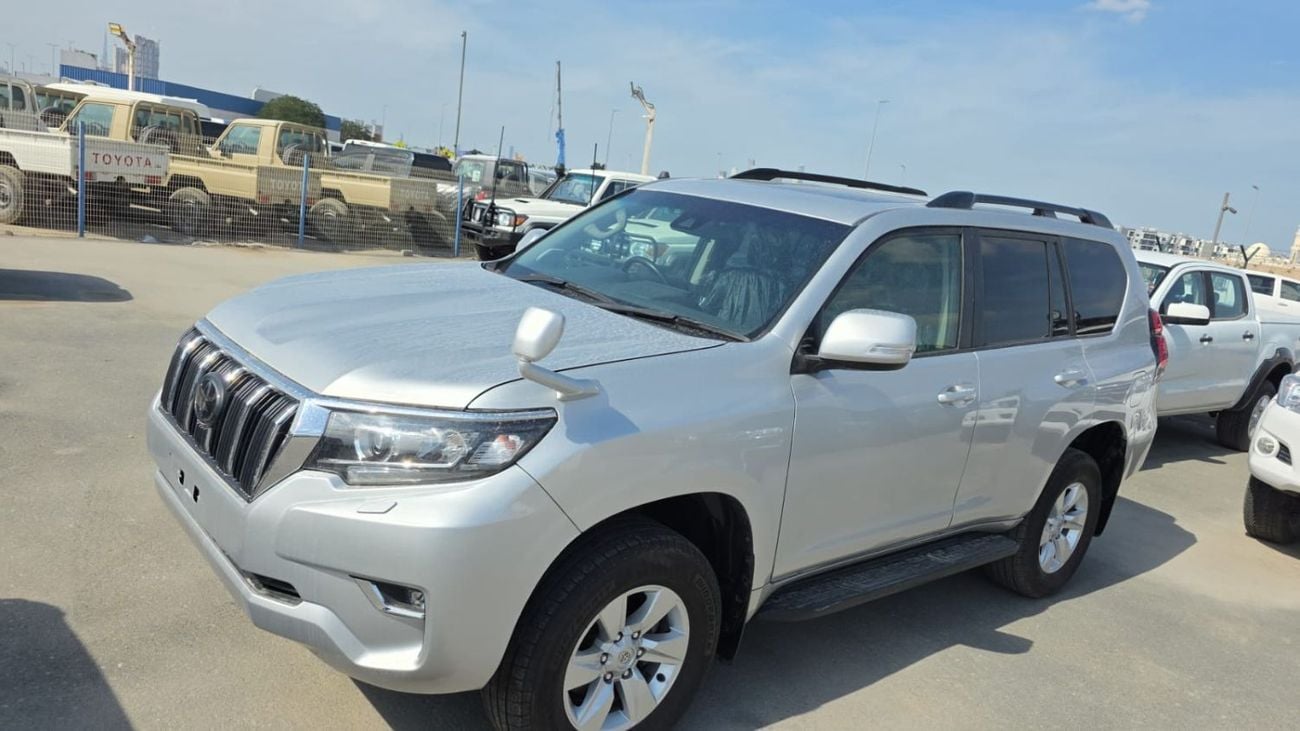 Toyota Prado Toyota prado 2023model 2.8 Diesel engine Colour sliver Transmission Transmission Automatic Interior.