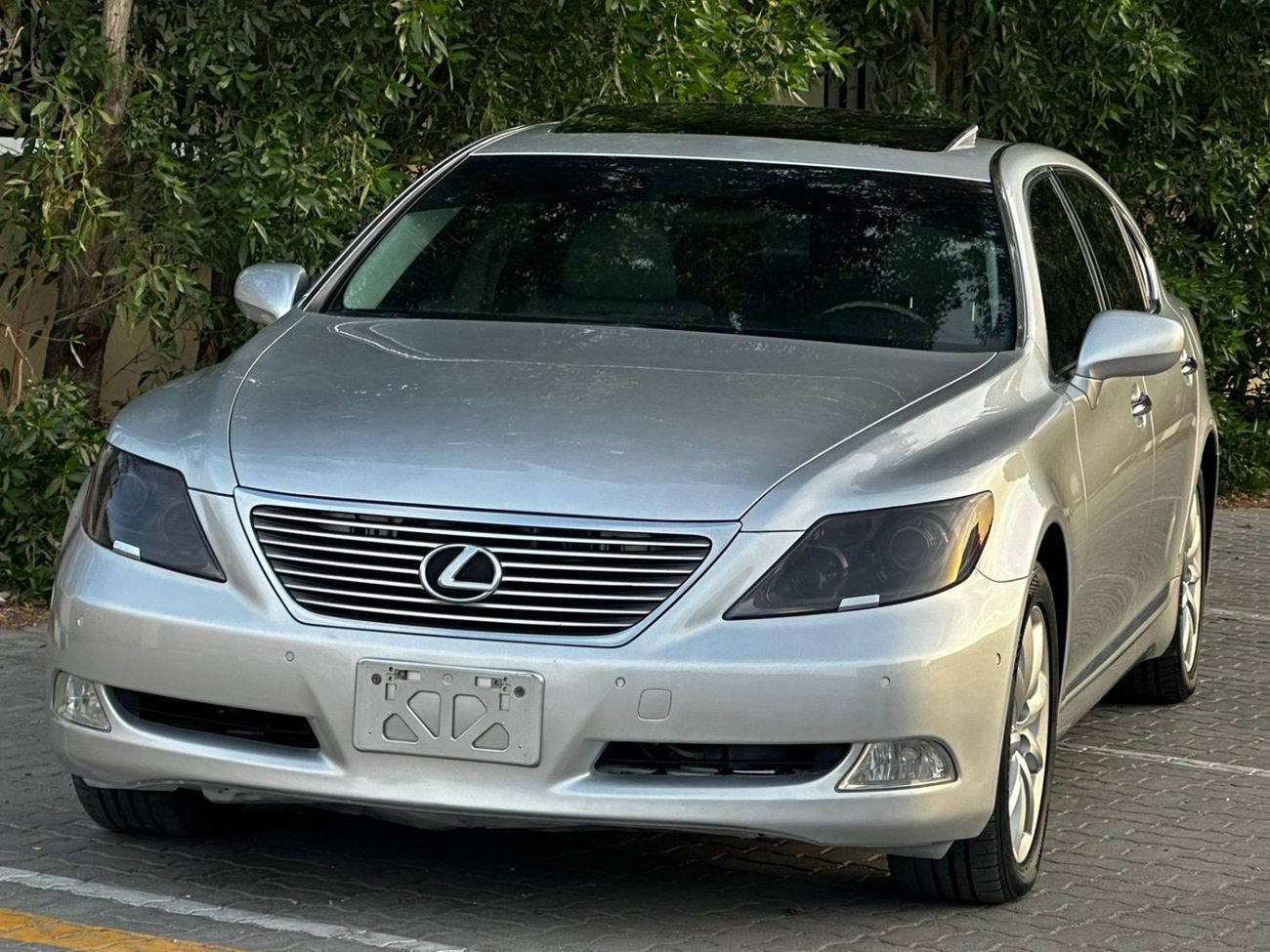 Lexus LS460 Lexus LS460L Model: 2007 Mileage: 180,000 miles Price: 22,000 dirhams Come to America Full option No
