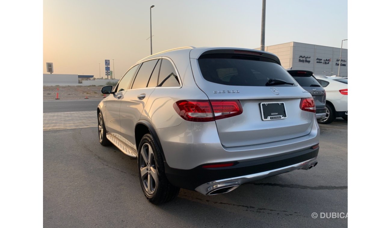 Mercedes-Benz GLC 300 Mercedes GLC300.  2016 model     Bluetooth sensors, smart cruise control, electric chairs, seats, co