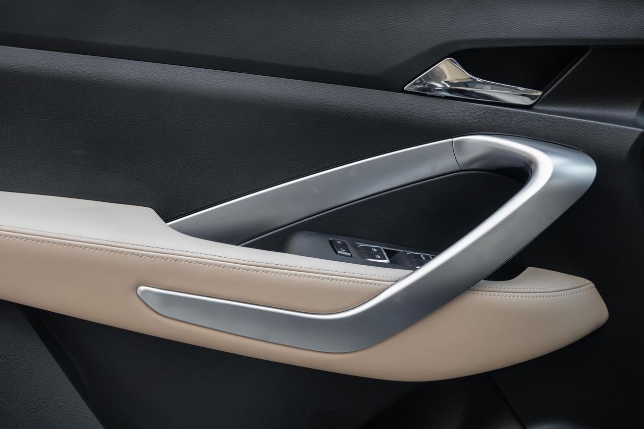 Chevrolet Captiva Captiva Premier | 1,469 P.M | 0% Downpayment | Captiva Premier | 7 Seats | Warranty