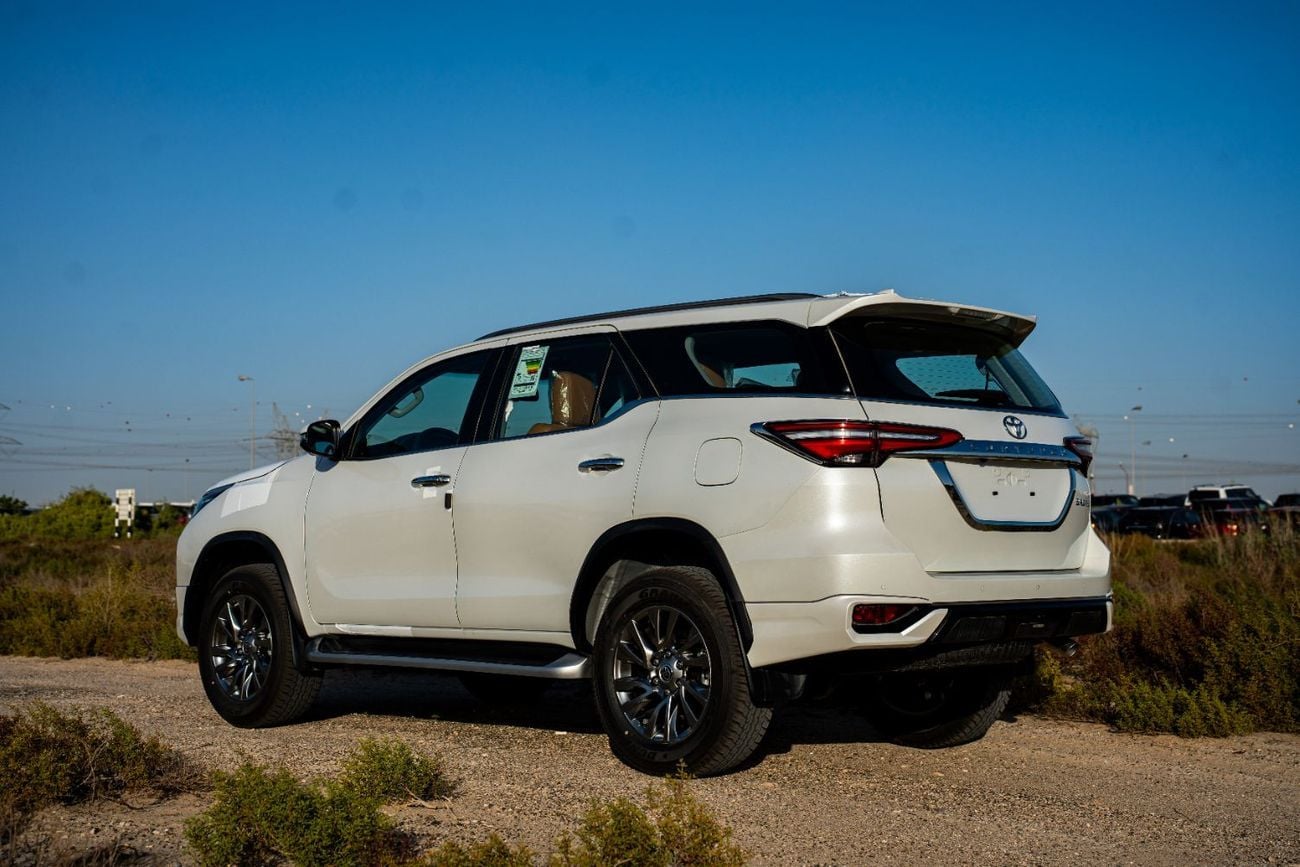 تويوتا فورتونر Toyota Fortuner 4.0L SUV 4WD 2025