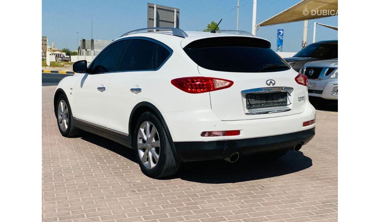 إنفينيتي QX50 انفينيتي بحاله ممتازه بدون حوادث