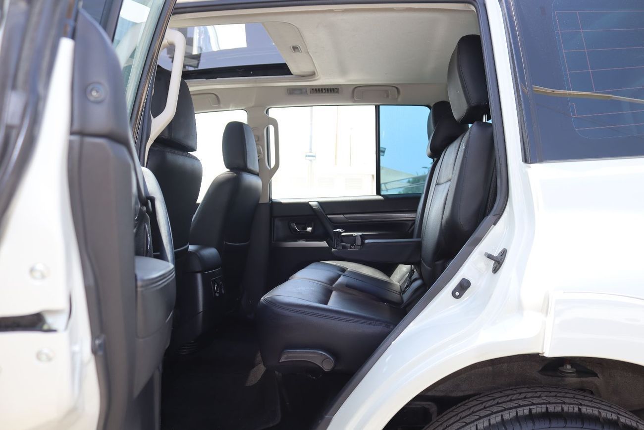 Mitsubishi Pajero Mitsubishi Pajero GCC 2022 in excellent condition, 56,000 km, 3.0L- 6 cylinder, priced at  65000 AED