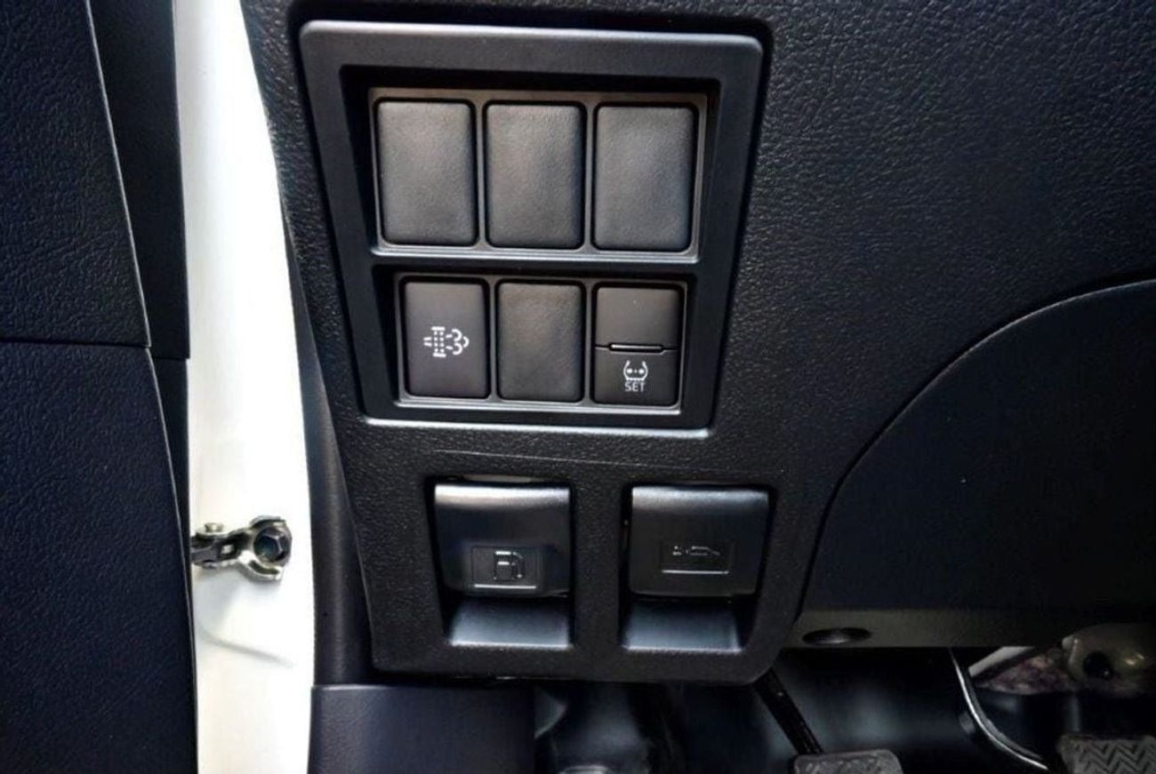 تويوتا هيلوكس SC GL 2.4 DSL 4X2