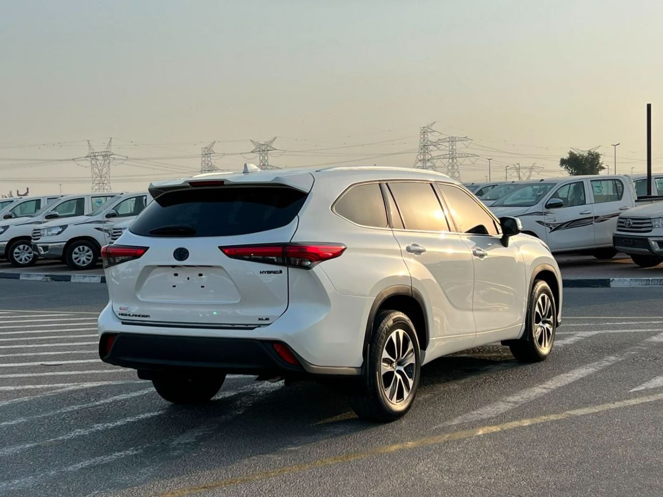 Toyota Highlander 2020 Toyota Highlander Hybrid XLE Full Option 2.5L V4 - Sunroof - Leather Seat - Rear Camera & Senso