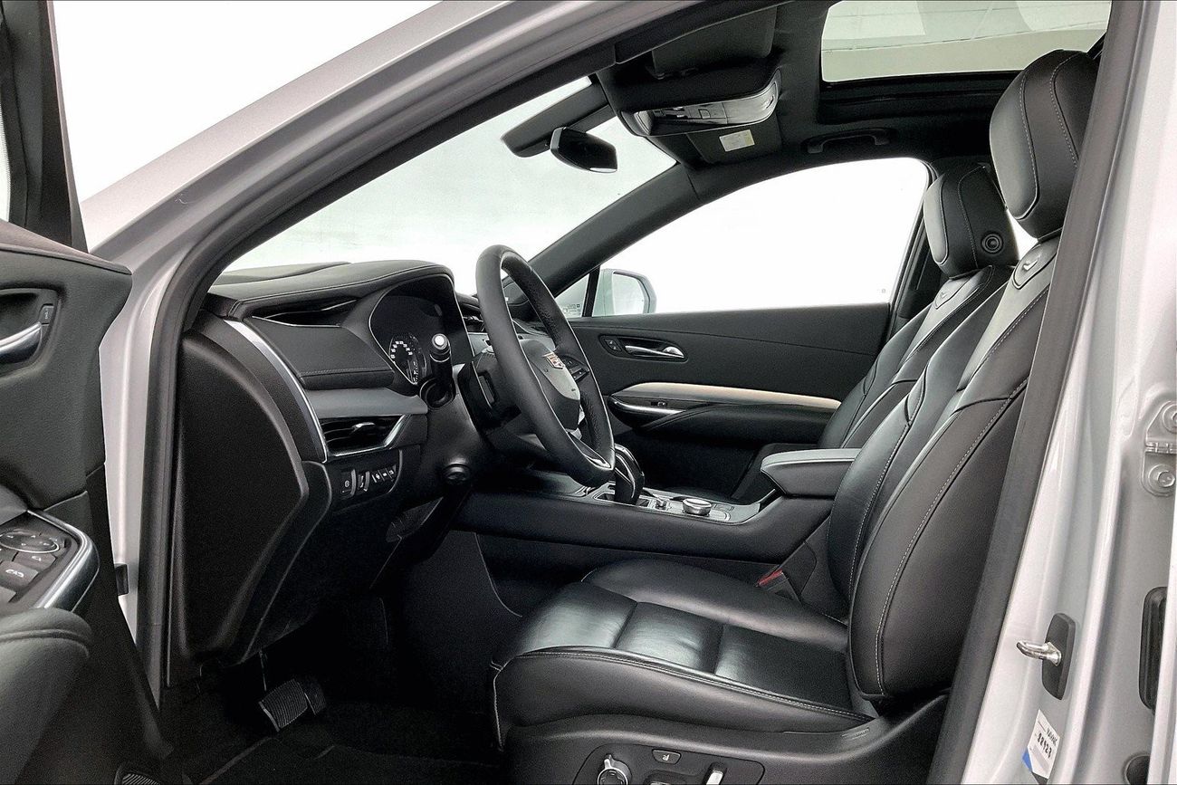 كاديلاك XT4 Premium Luxury | سنة ضمان مجانية | نسبة التمويل 1.99% | سياسة الإعادة بعد 7 أيام