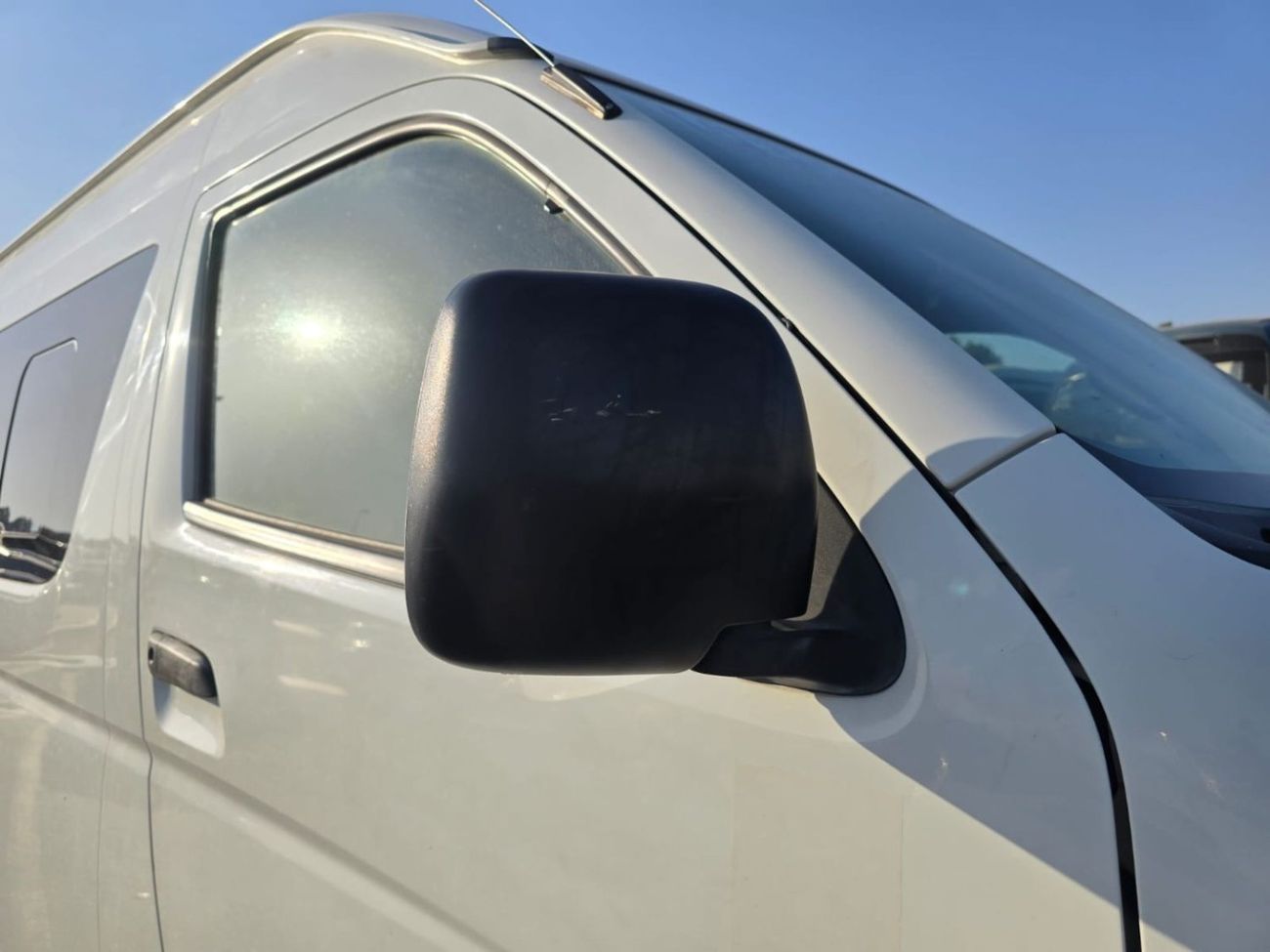 تويوتا هاياس TOYOTA HIACE COMMUTER VAN RHD 2014 MODEL 3.0 L DIESEL AUTOMATIC(PM19787)
