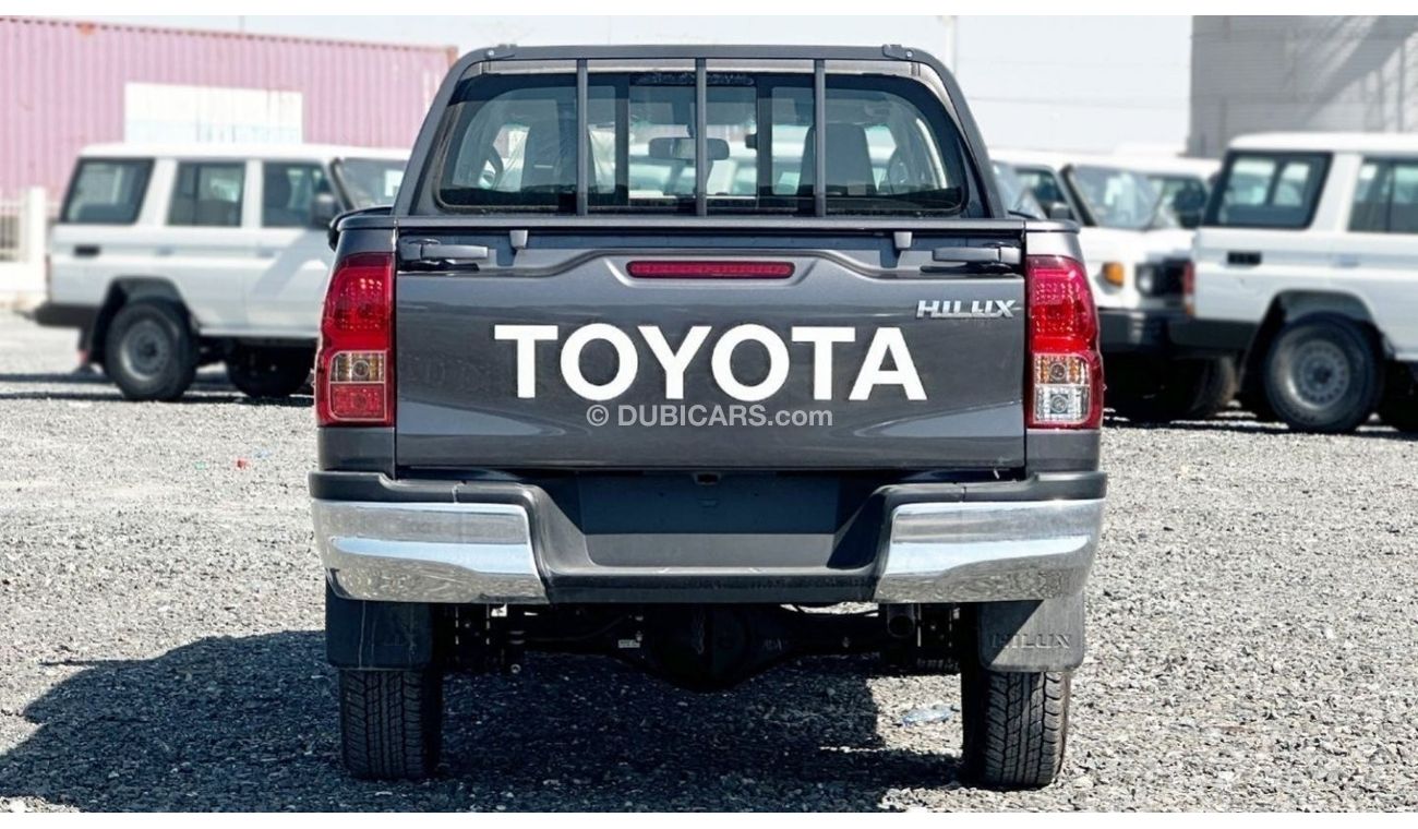 Toyota Hilux 2.4L DC 4WD MT(EXPORT ONLY)