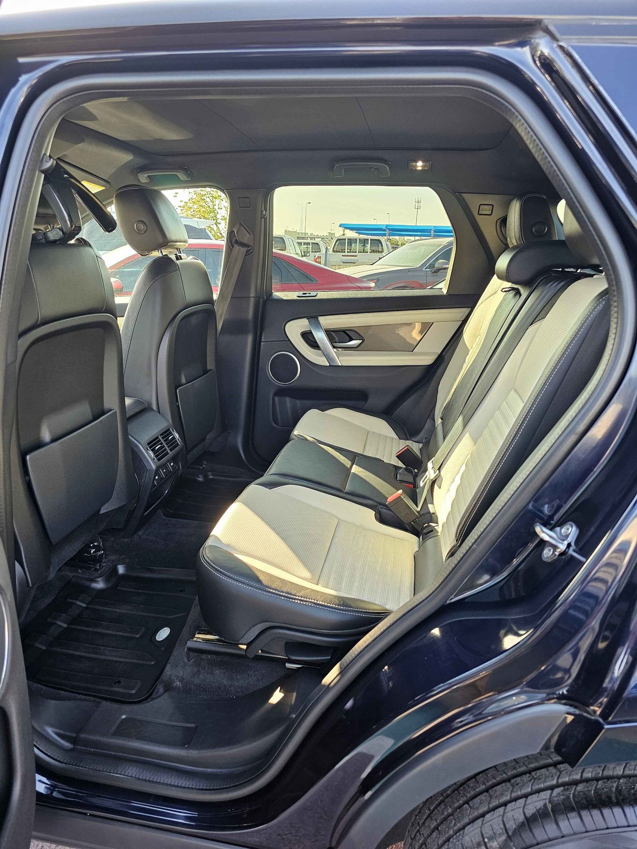 لاند روفر دسكفري / P250 S-R DYNAMIC/ AWD V4/ ORG AIRBAG/1288 MONTHLY/LOT#42418