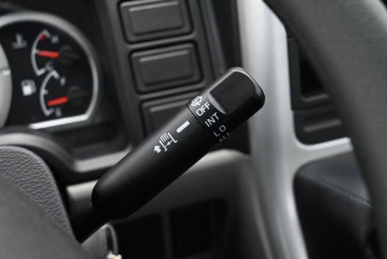 ميتسوبيشي فوسو كانتير Fuso 3 Ton Single Cab Chassis 4.2 Diesel MT