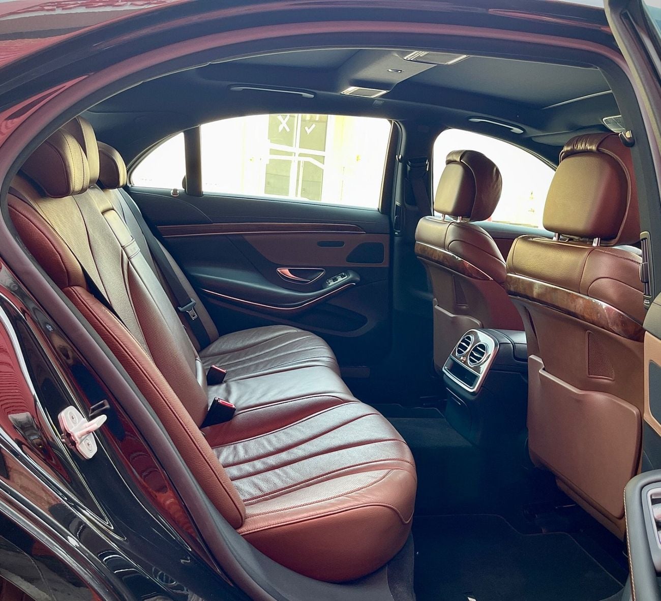 Mercedes Benz S400 STANDARD GCC EMC
