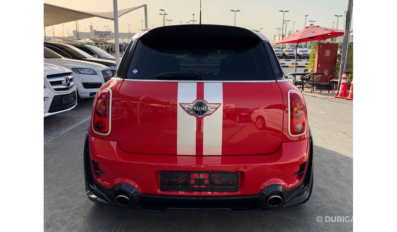 ميني كوبر إس كونتري مان SUPER CLEAN CAR ORIGINAL PAINT WITH SPECIAL CARBON FIBER KIT AND LOW MILEAGE