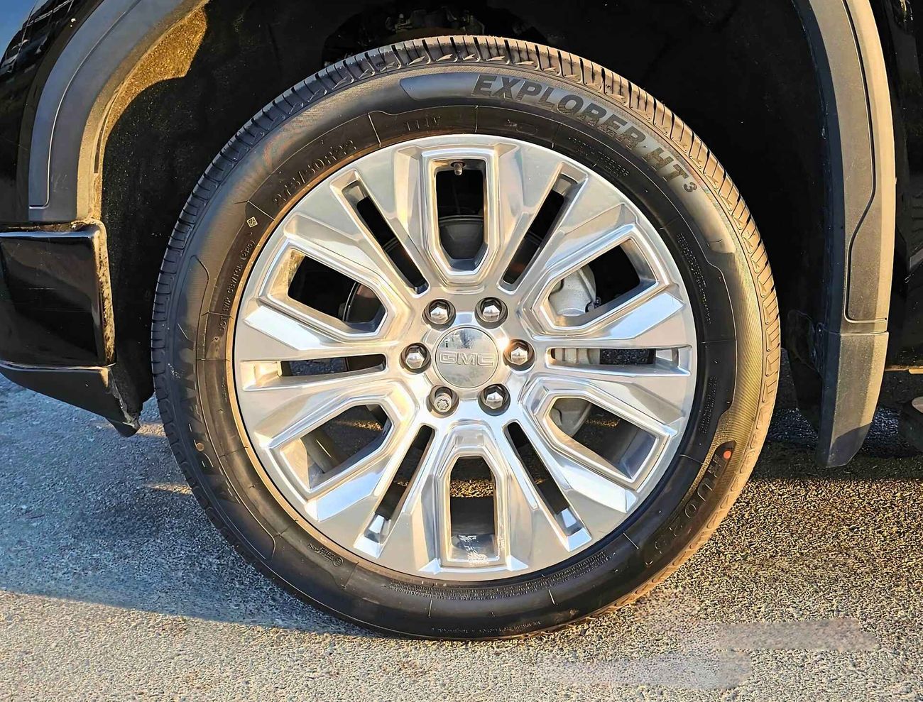 جي أم سي سييرا K 1500 DENALI/ CLEAN TITLE/ V8 5.3L 4WD/ 1881 MONTHLY/ LOT# 15050