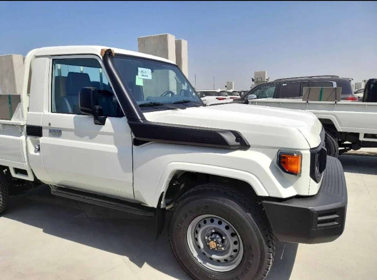 تويوتا لاند كروزر بيك آب SC 4.0L LAND CRUISER LC79 SC 4.2L DIESEL 2025