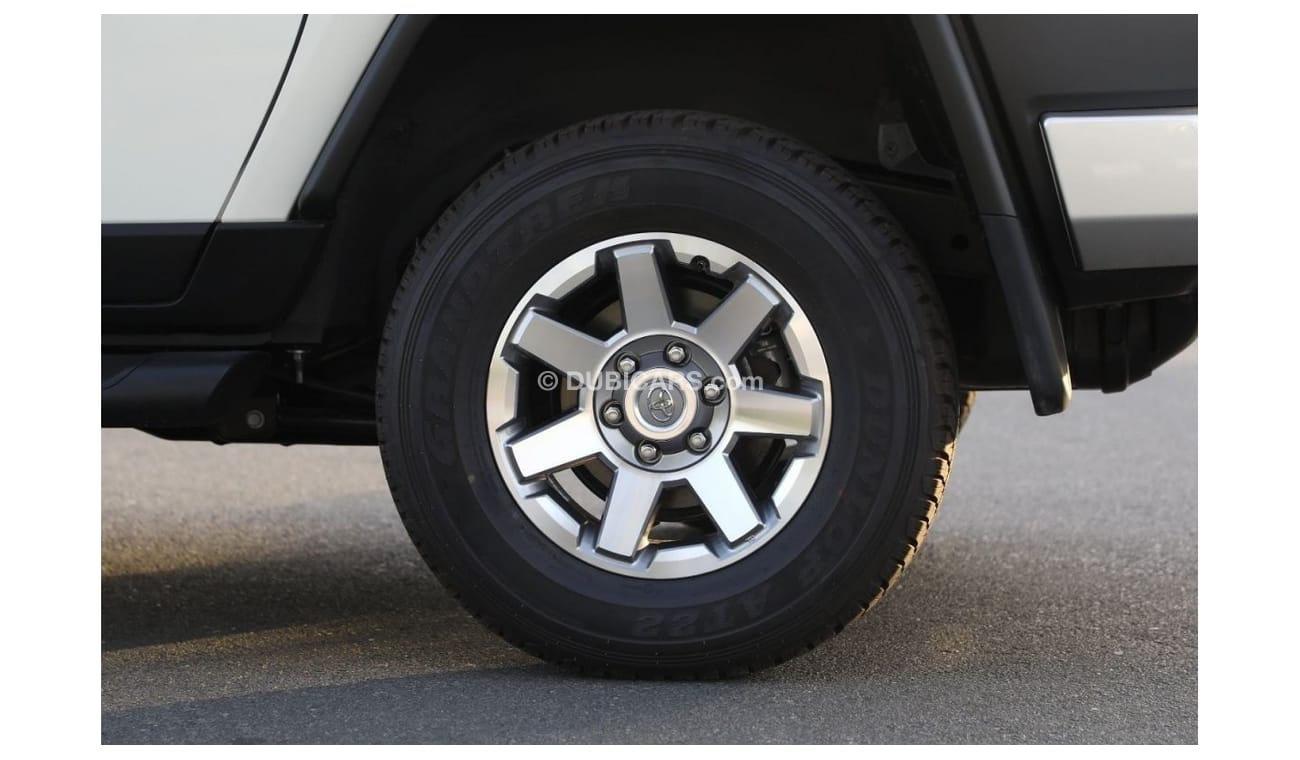 Toyota FJ Cruiser 2023 Toyota FJ Cruiser 4.0 with JBL Petrol - White inside Black | Export Only