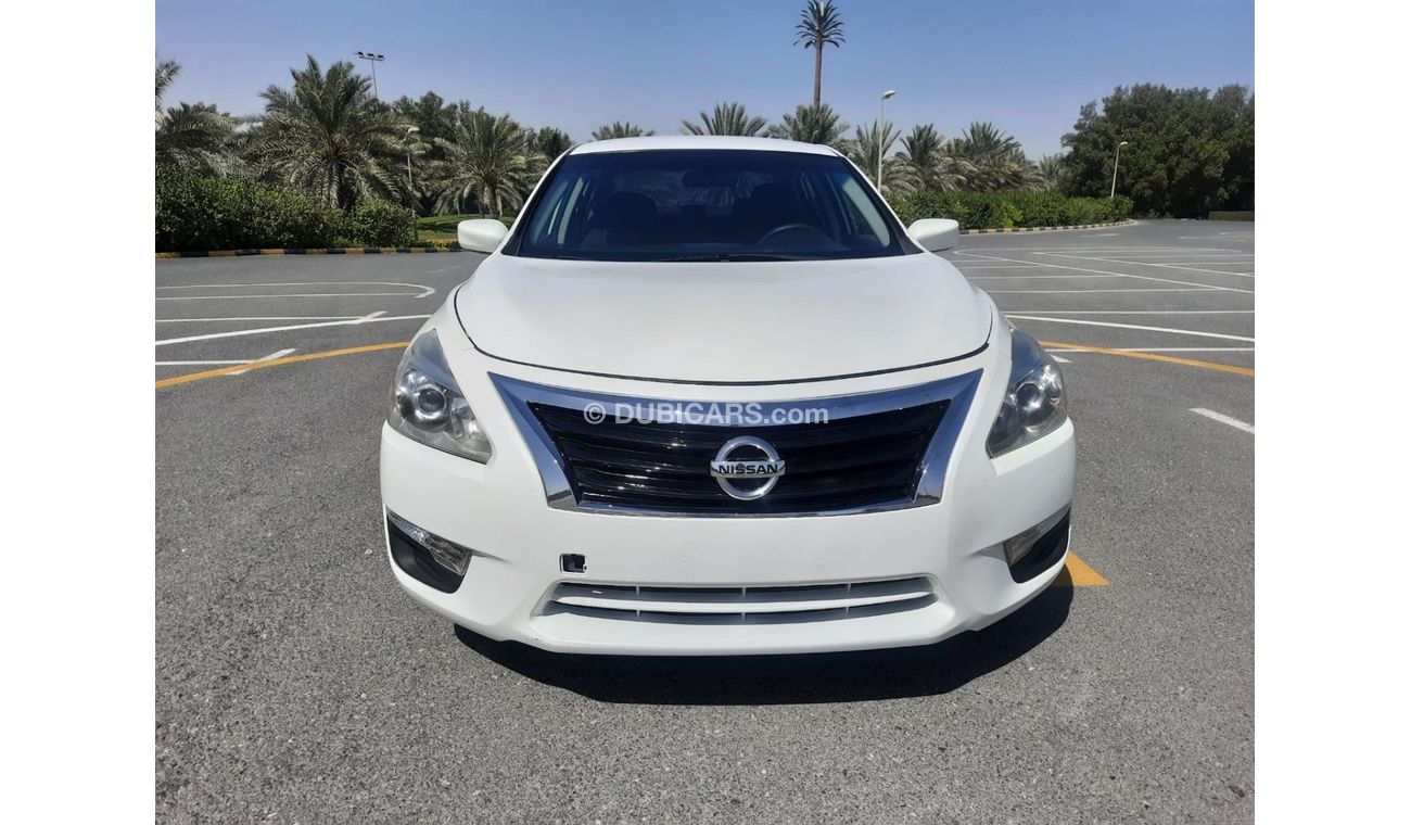 Nissan Altima SV Nissan altima 2015 full automatic accident free