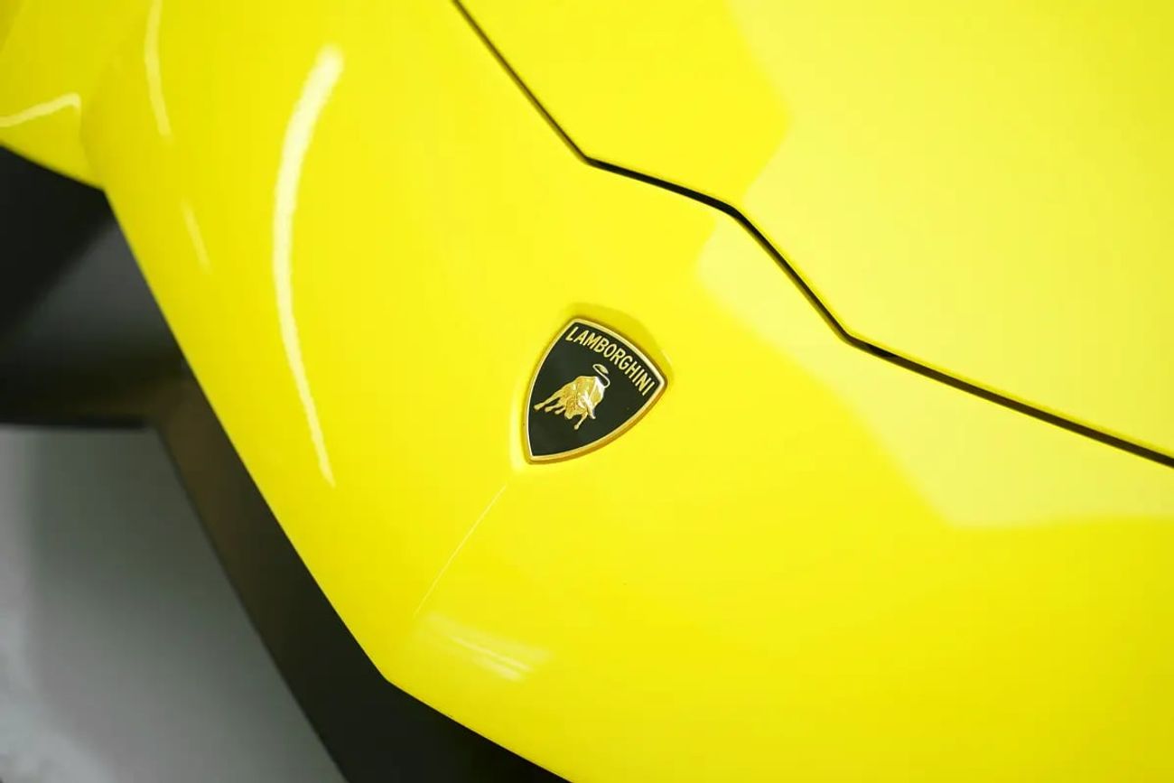 لامبورغيني أفينتادور LP 720-4 50th ANNIVERSARIO