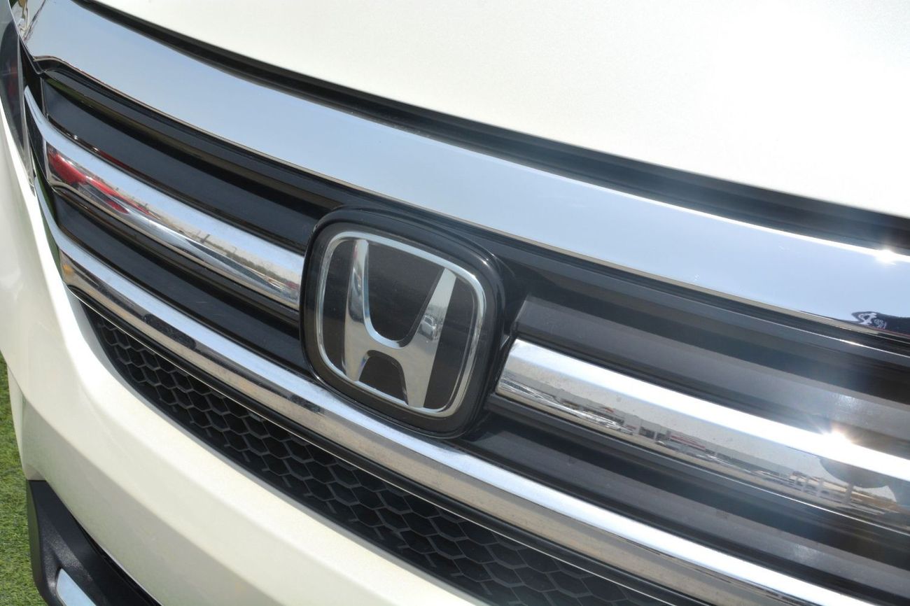 Honda Pilot EX-L Pilot best budget friendly SUV with great options.