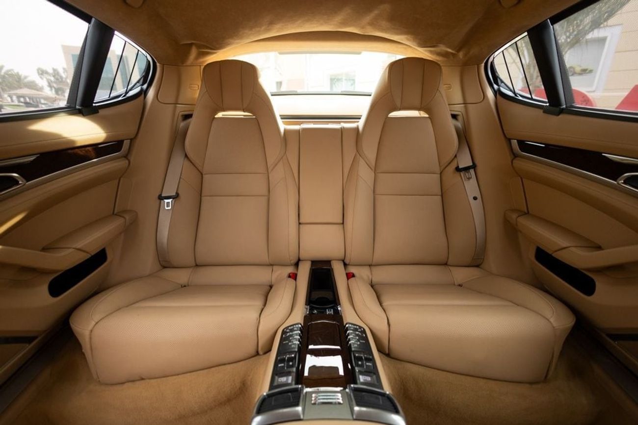 بورش باناميرا Porsche Panamera Turbo (LOWEST MILEAGE) 2010 GCC.