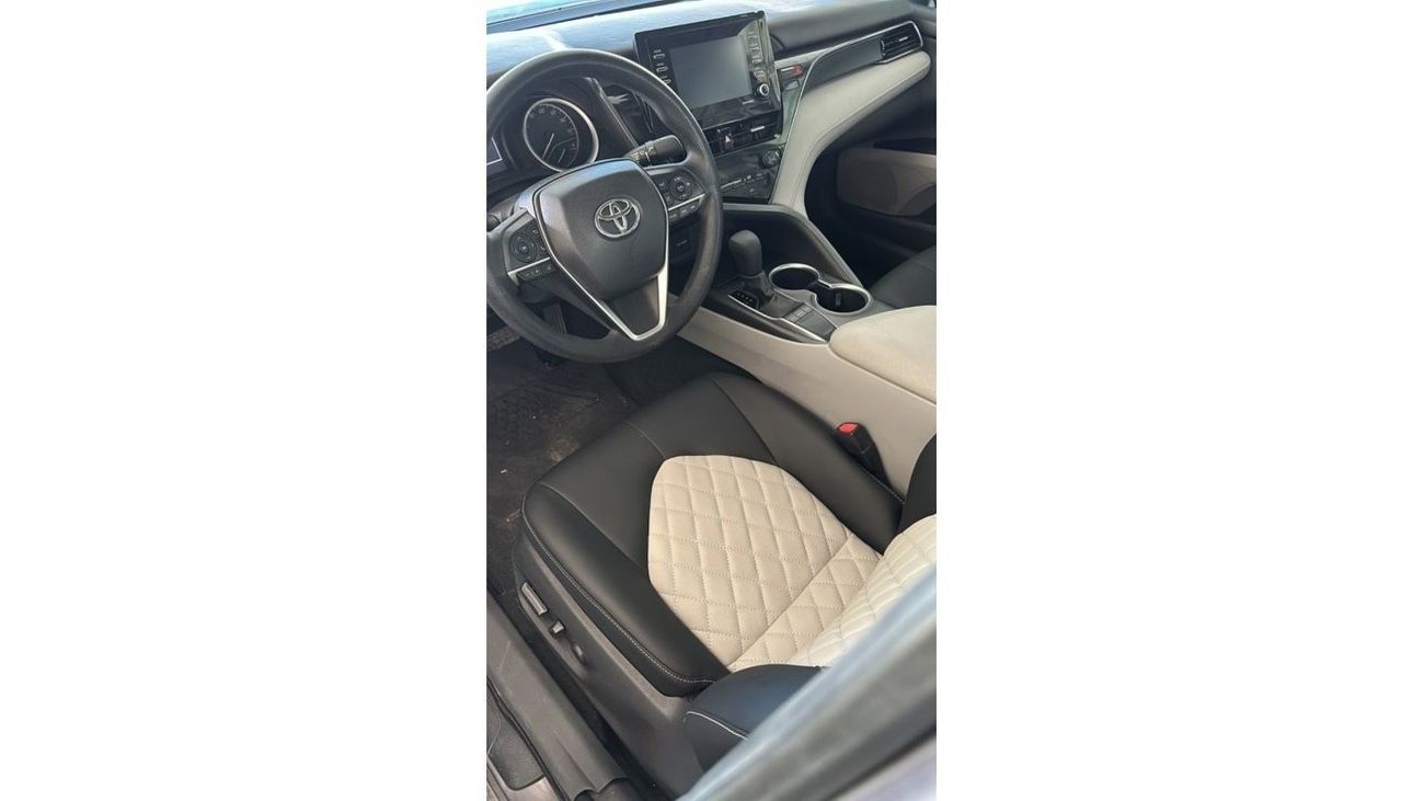 تويوتا كامري تويوتا كامري 2022 محرك 2.5 لتر كراسي جلد السيارة بحالة جيدة