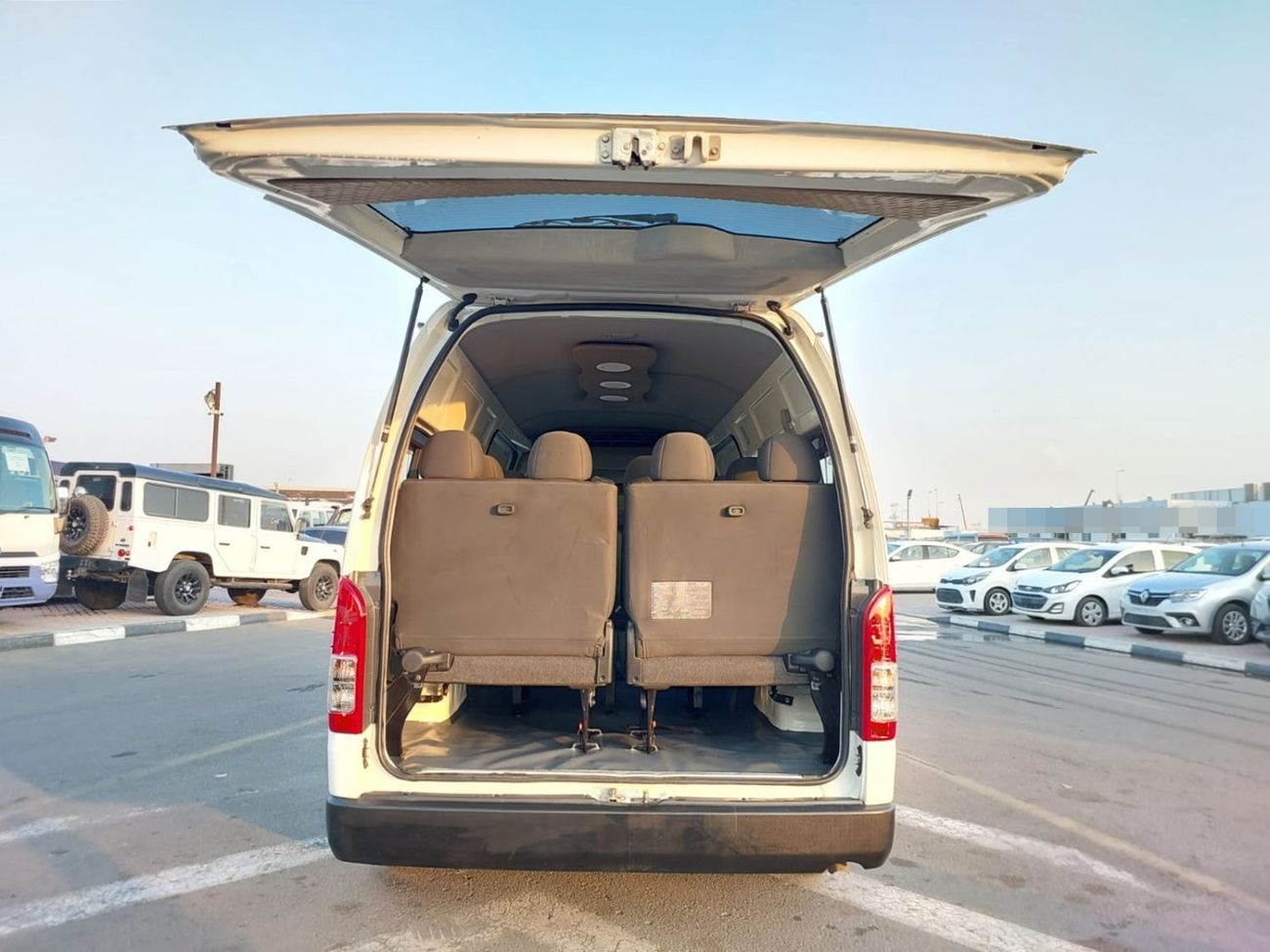 Toyota Hiace TOYOTA HIACE COMMUTER VAN RHD 2016 MODEL 3.0 L DIESEL MANUAL(PM18802)