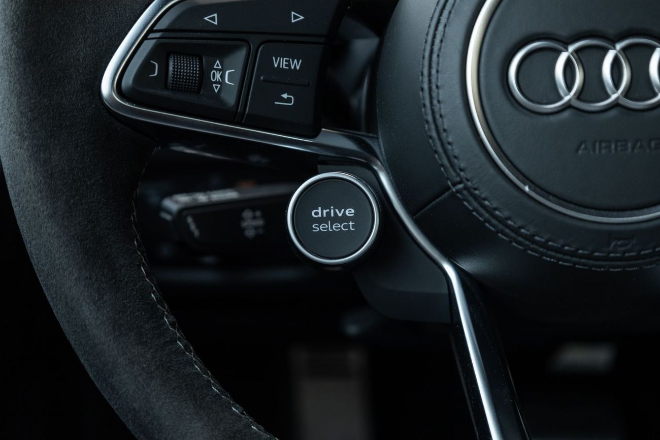 Audi R8 V10 RWD 5.2L (562 HP)