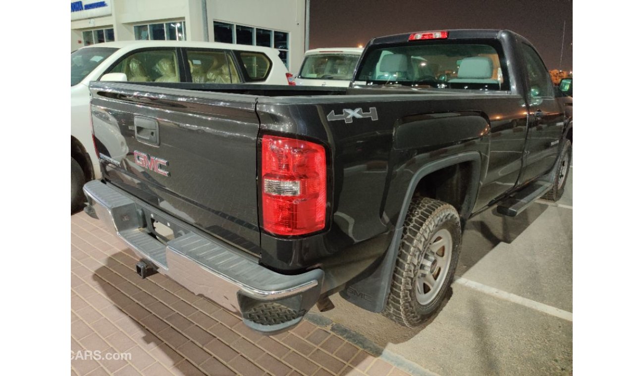 GMC Sierra 2014 American specs automatic low mileage