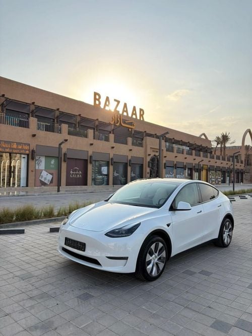 Tesla Model Y Long Range (AWD)