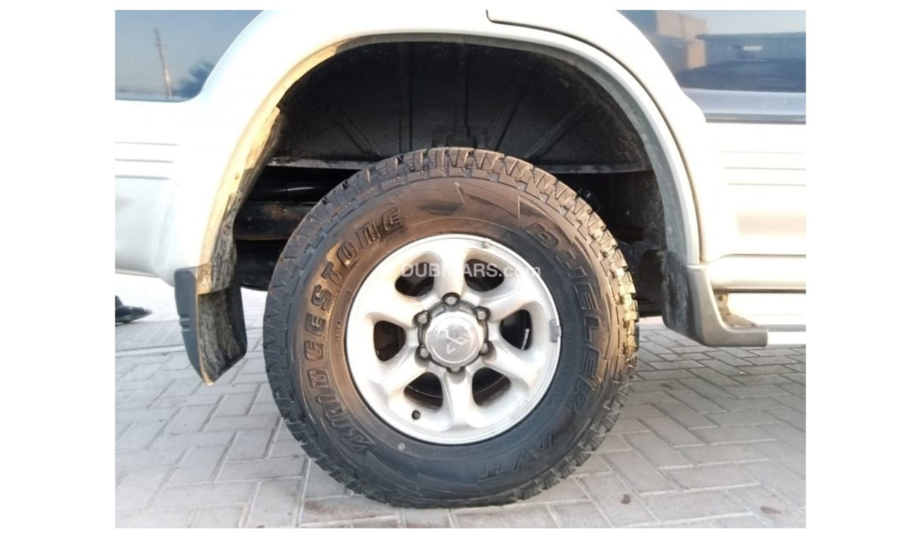 Mitsubishi Pajero MITSUBISHI PAJERO RIGHT HAND DRIVE (PM940)