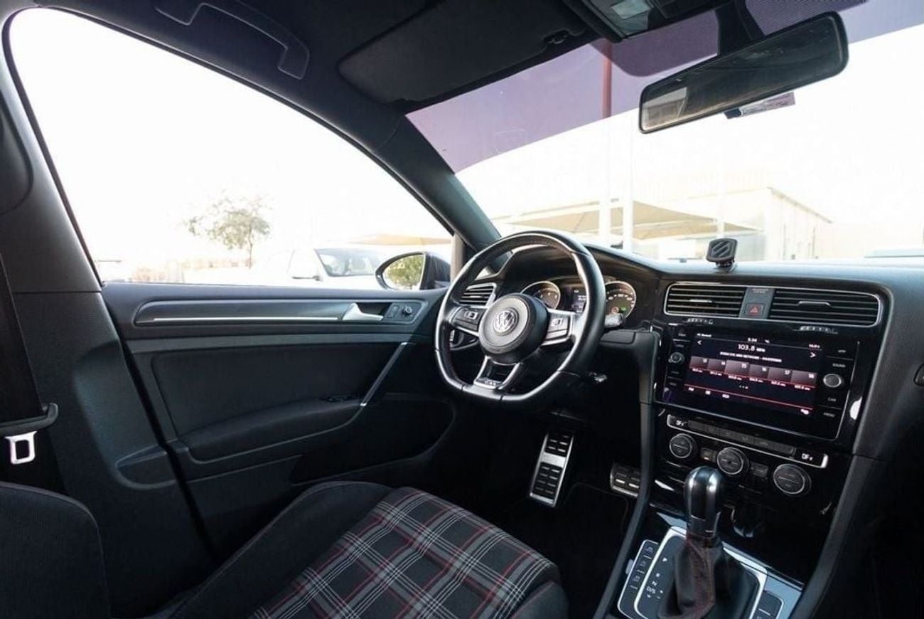 فولكس واجن جولف GTI Fabric + 2.0L Volkswagen Golf GTI 2019 GCC under Warranty with Flexible Down-Payment.