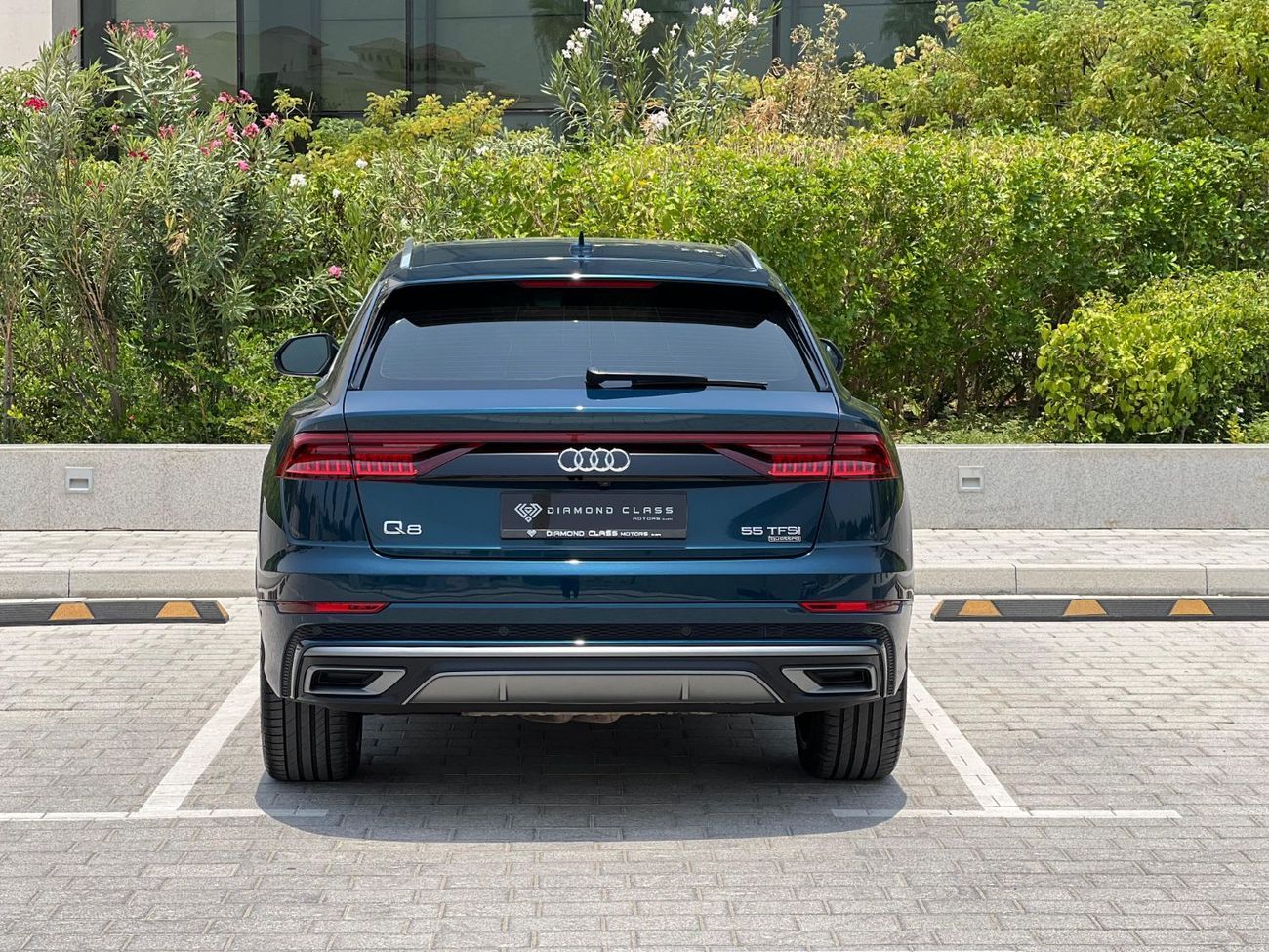 Audi Q8 55 TFSI quattro S-Line 3.0L (336 HP)