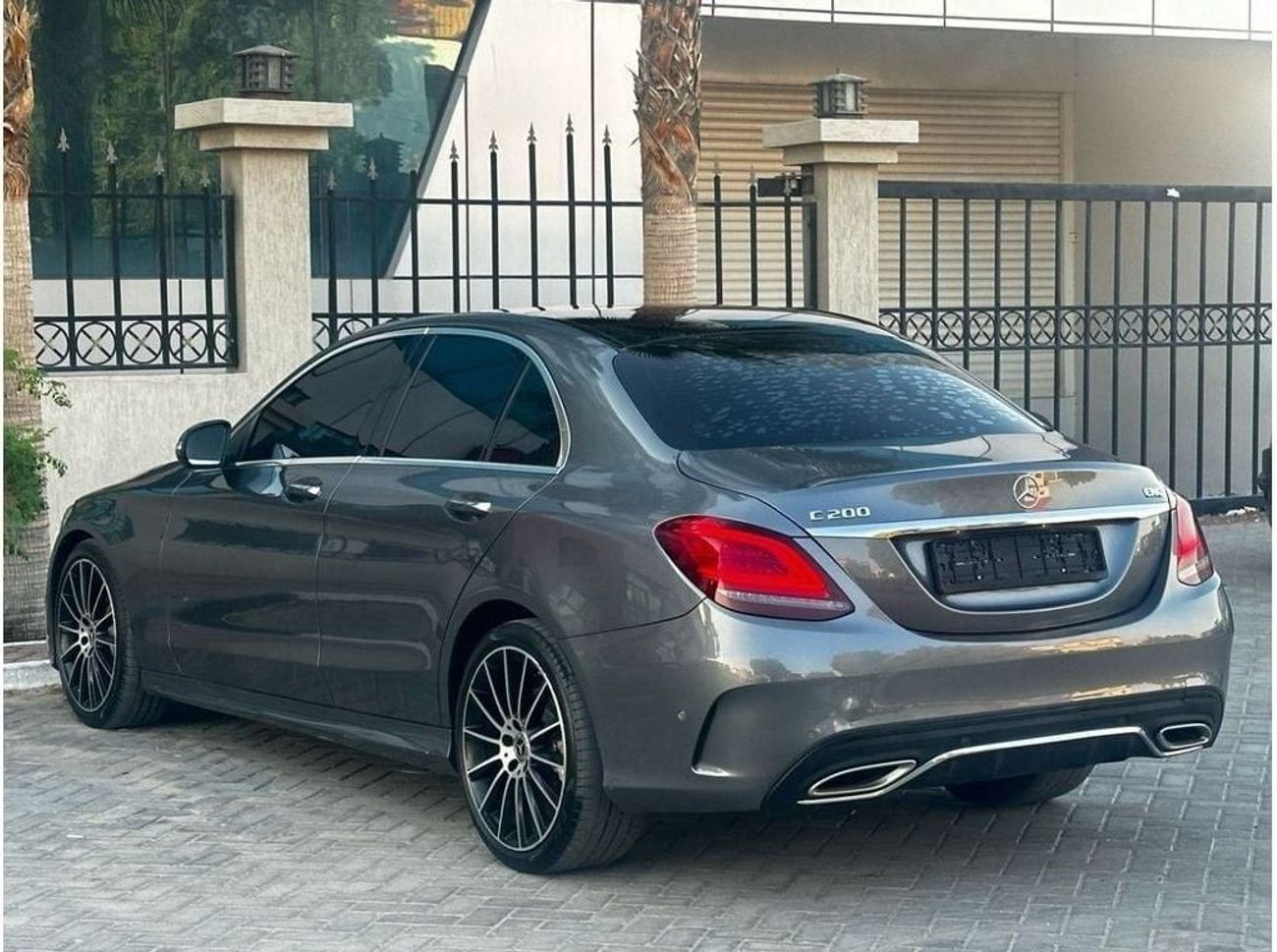 مرسيدس بنز C 200