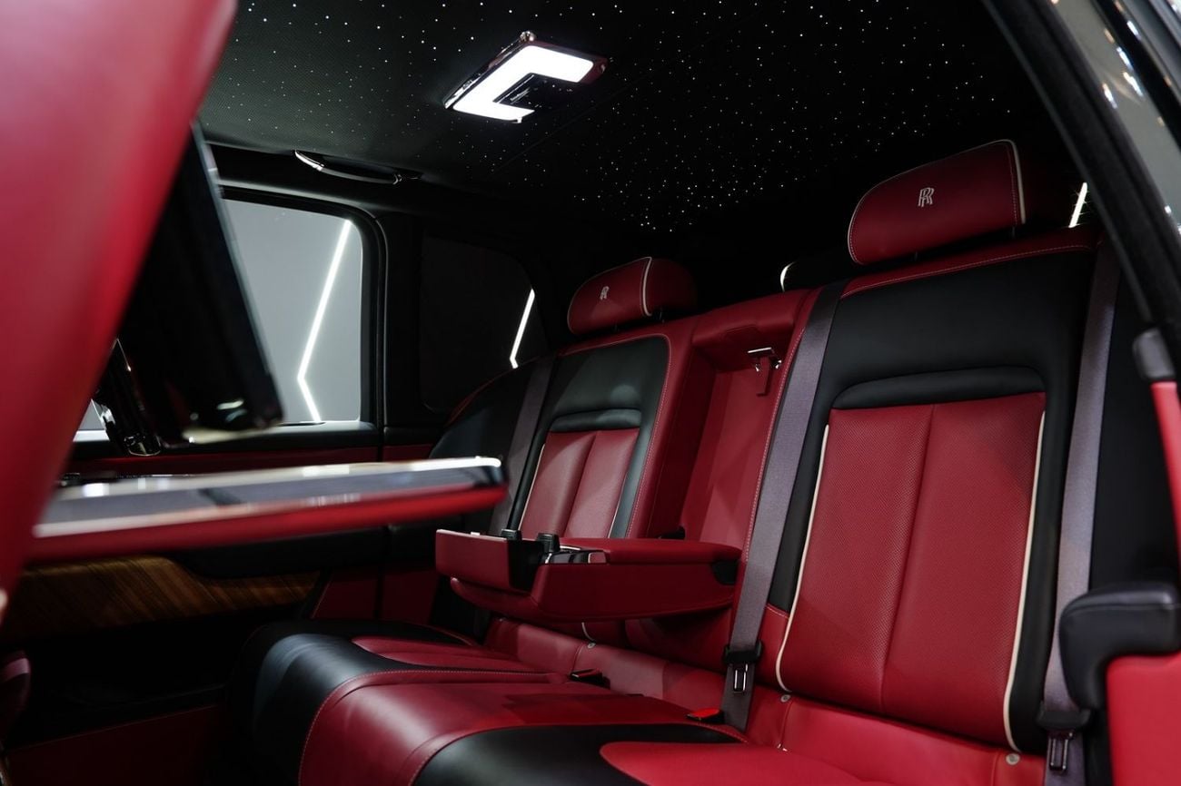 Rolls Royce Cullinan STD (6.8L · 12 Cyl · Automatic · Petrol · SUV/Crossover · All Wheel Drive · 5 Seats · 5 Door) Rear Entertainment Screens, Bespoke Audio, Starlight, Dealer Warranty!!