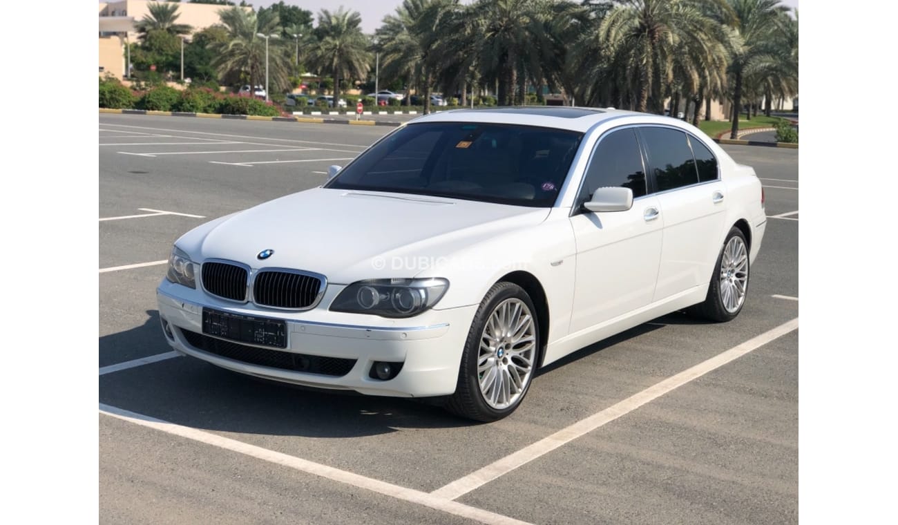 BMW 750Li Model 2007 GCC CAR PERFECT CONDITION FULL OPTION SUN ROOF LEATHER SEATS BACK CAMERA BACK AIR CONDITI